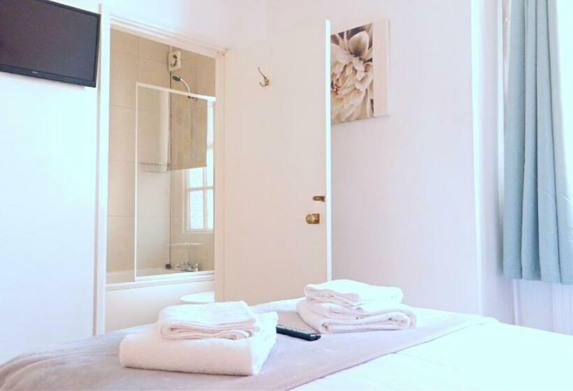 标准间, Kings Head Inn, Warwick