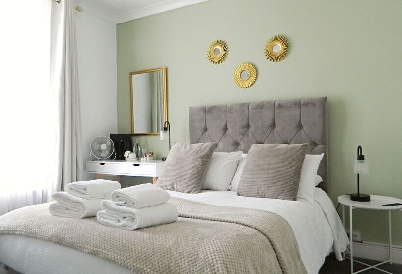 标准间, Kings Head Inn, Warwick