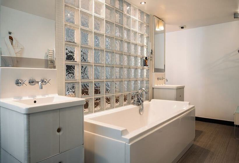 ジュニアスイート, Kube Hotel Paris