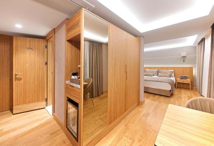 سوییت جونیور لوکس, Lady Diana