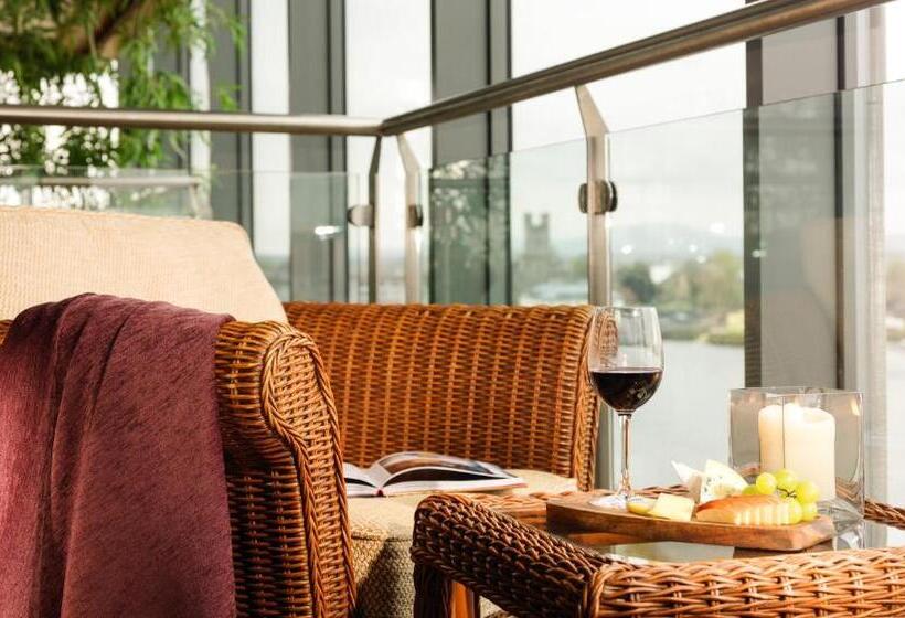 جناح رئاسى, Limerick Strand