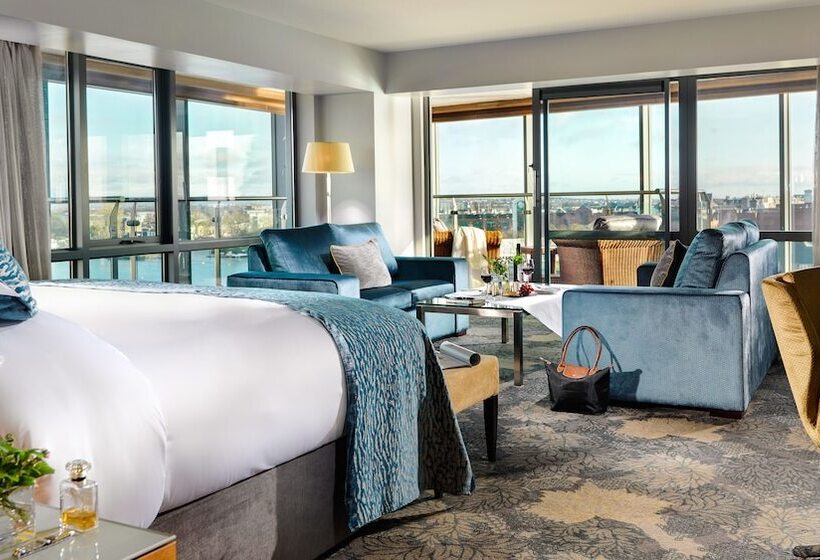 جناح جونيور, Limerick Strand