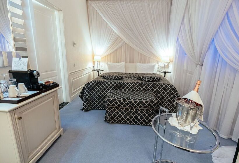 Suite, Opera Hotel   The Leading Hotels Of The World