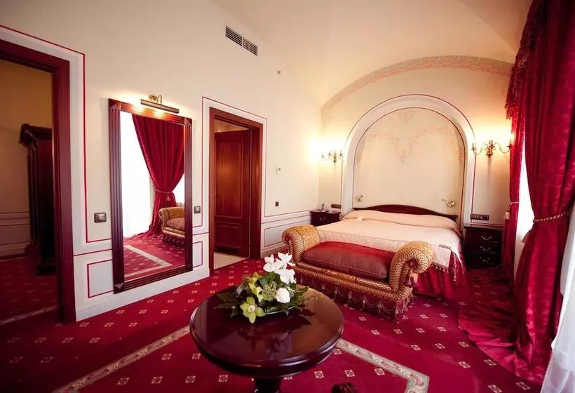 Sviitti, Opera Hotel The Leading Hotels Of The World