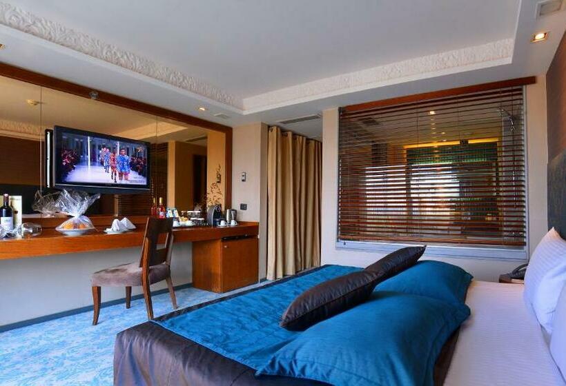 اتاق اجرایی, Pera Tulip