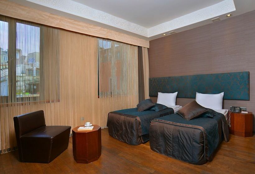 اتاق اجرایی, Pera Tulip