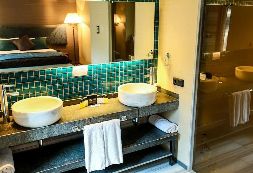 اتاق اجرایی, Pera Tulip