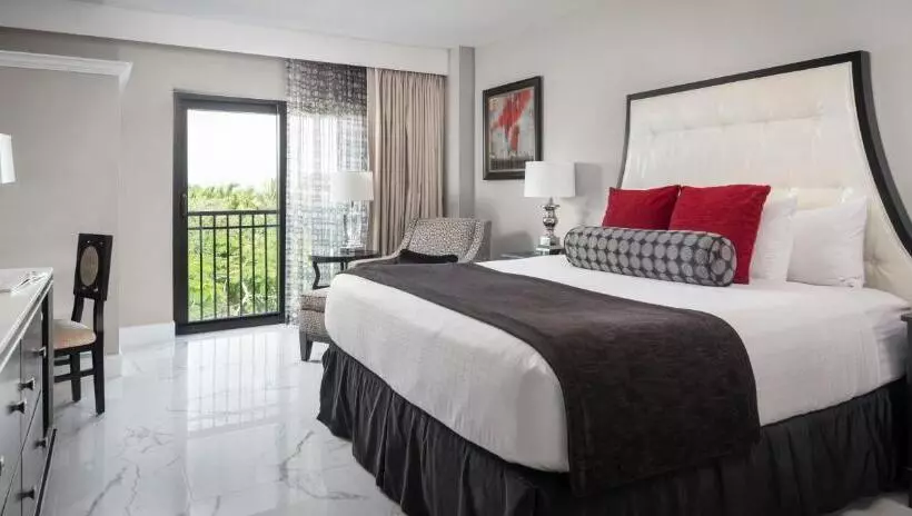 اتاق لوکس با تخت بزرگ, Inn On Fifth