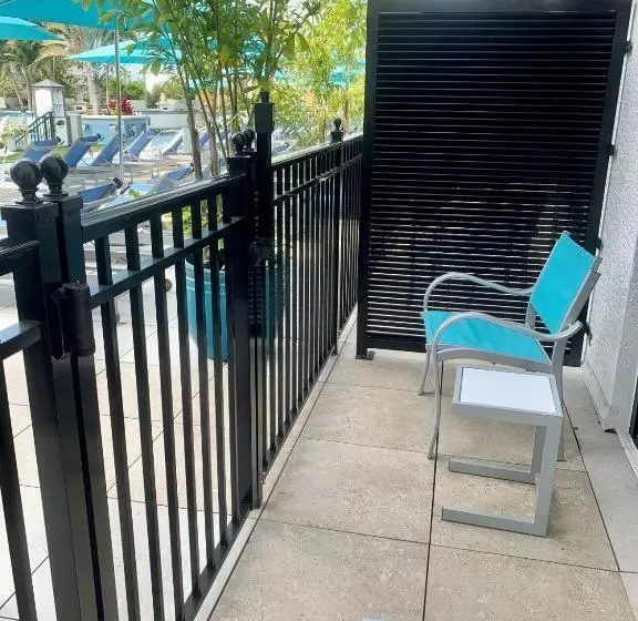 اتاق دلوکس با تخت کینگ و چشم‌انداز, Inn On Fifth