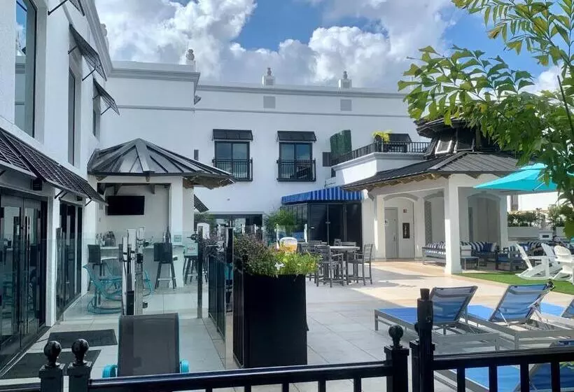اتاق دلوکس با تخت کینگ و چشم‌انداز, Inn On Fifth
