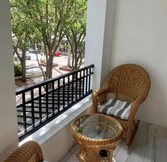 اتاق لوکس با تخت بزرگ, Inn On Fifth