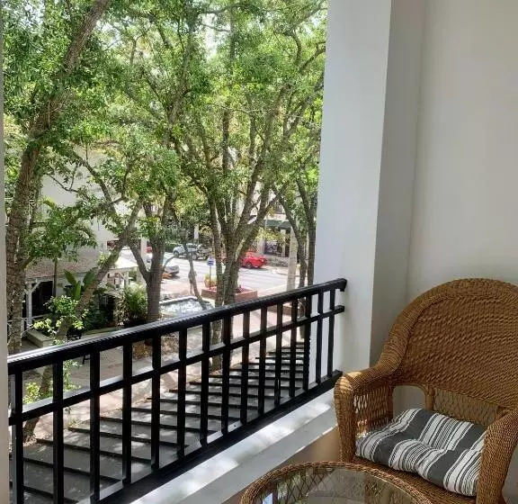 اتاق لوکس, Inn On Fifth