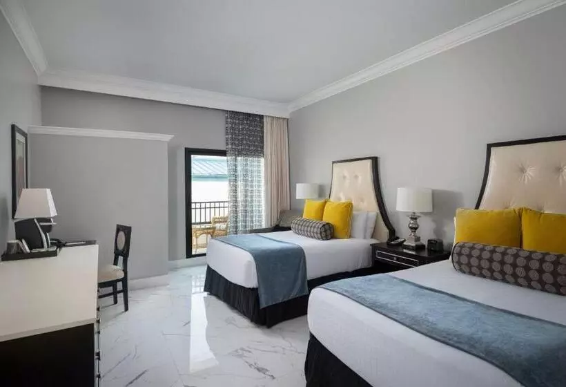 اتاق لوکس, Inn On Fifth
