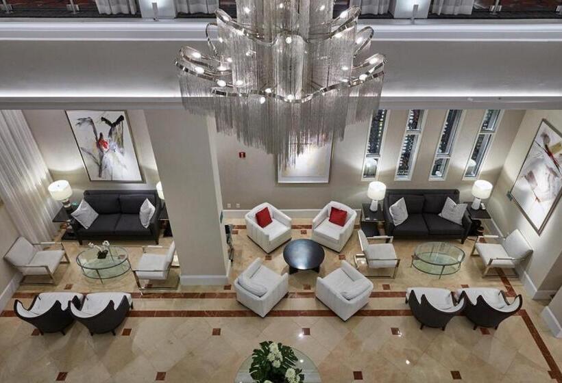 جناح جونيور, Inn On Fifth