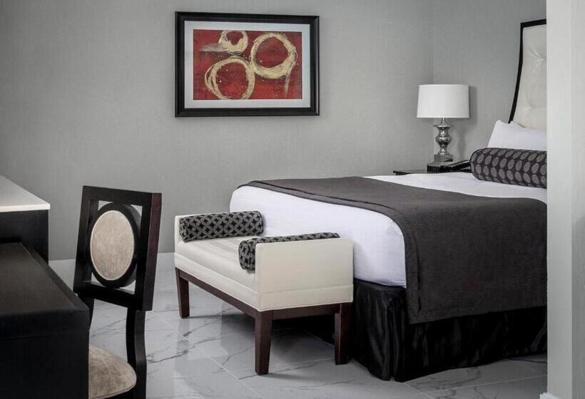 جناح جونيور, Inn On Fifth