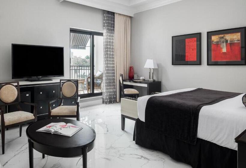 جناح جونيور مزوَّد بشرفة, Inn On Fifth