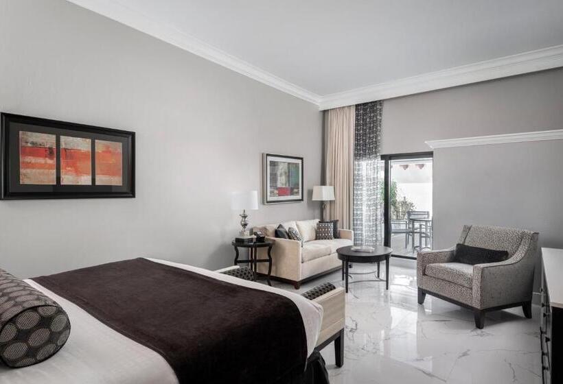 جناح سرير كينج, Inn On Fifth