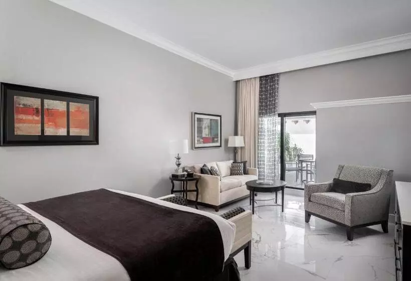 سوئیت با تخت بزرگ, Inn On Fifth