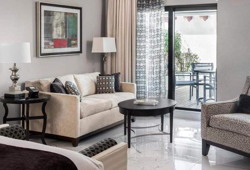 جناح سرير كينج, Inn On Fifth