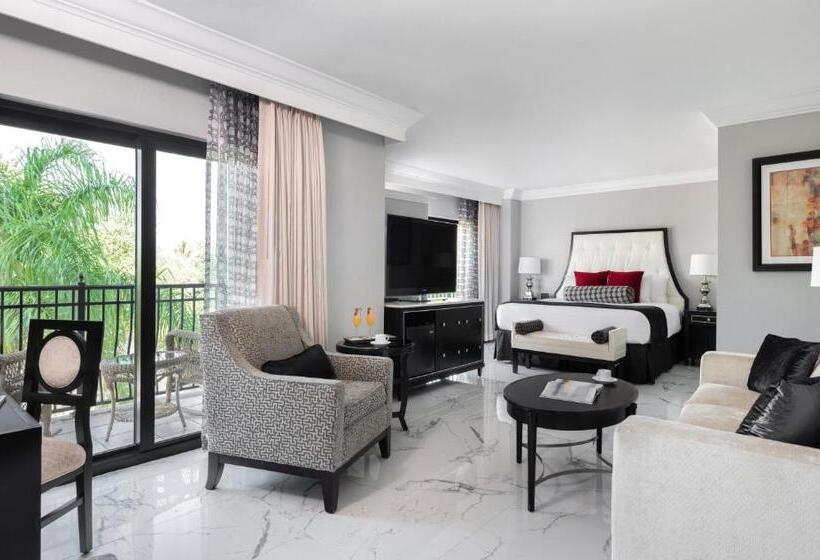 جناح مزوَّد بشرفة, Inn On Fifth