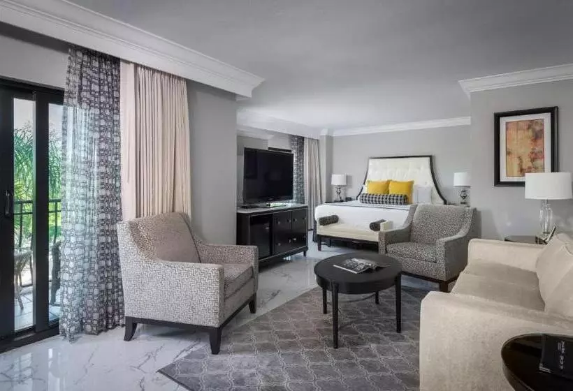 سوئیت با بالکن, Inn On Fifth