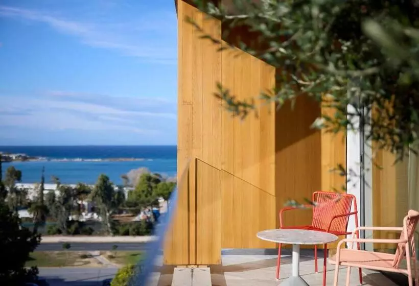 サイドシービュースイート, Dusit Suites Athens