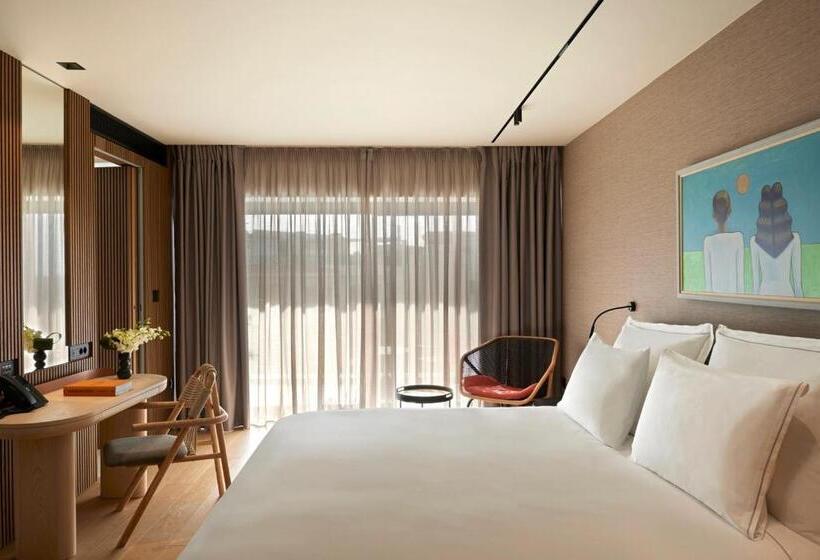 套房侧面可观海景, Dusit Suites Athens