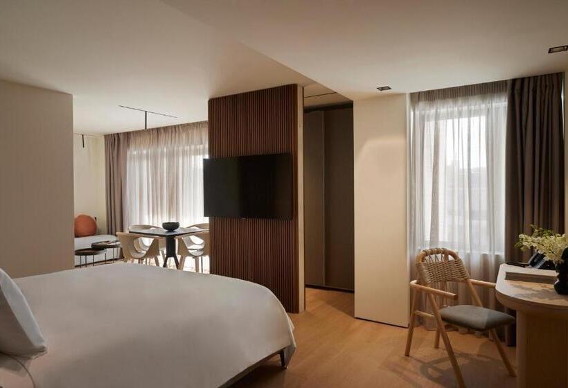 Люкс, Dusit Suites Athens