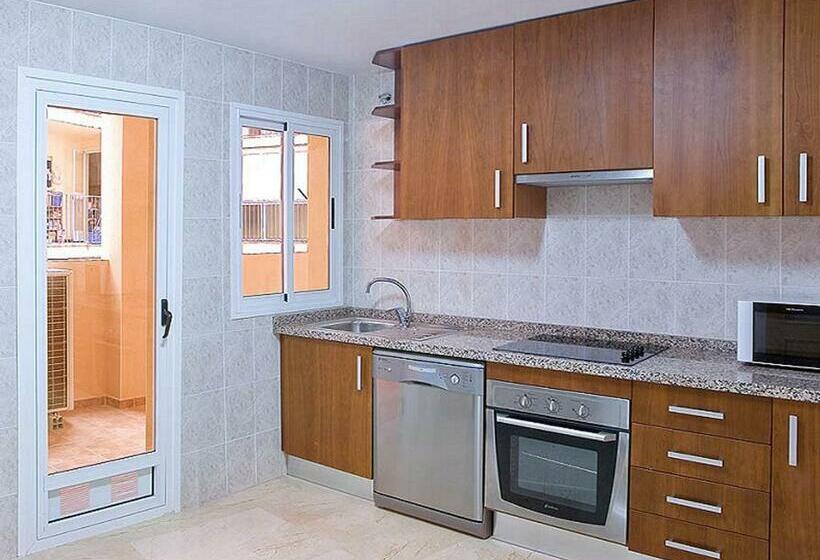 דירת חדר, Magic Atrium Plaza