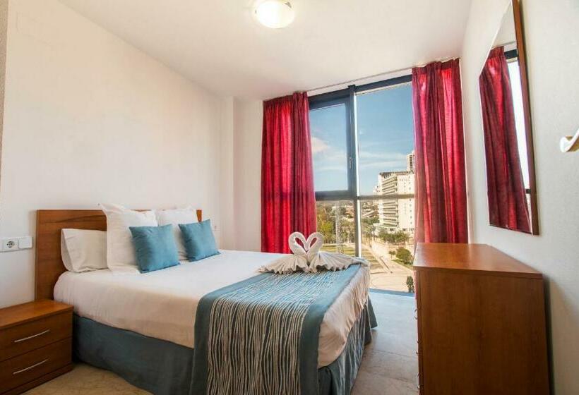 דירת שלושה חדרים, Magic Atrium Plaza