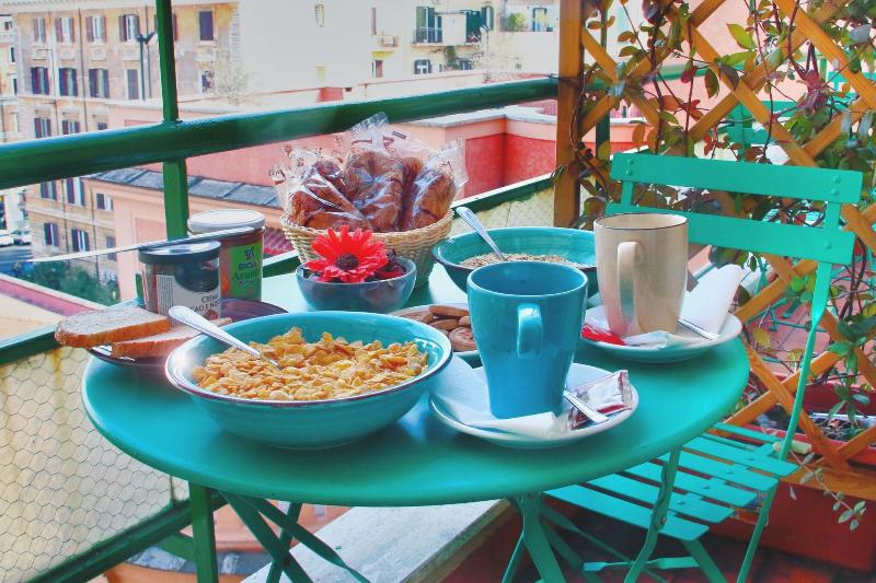 スタンダードルーム, Andalussia