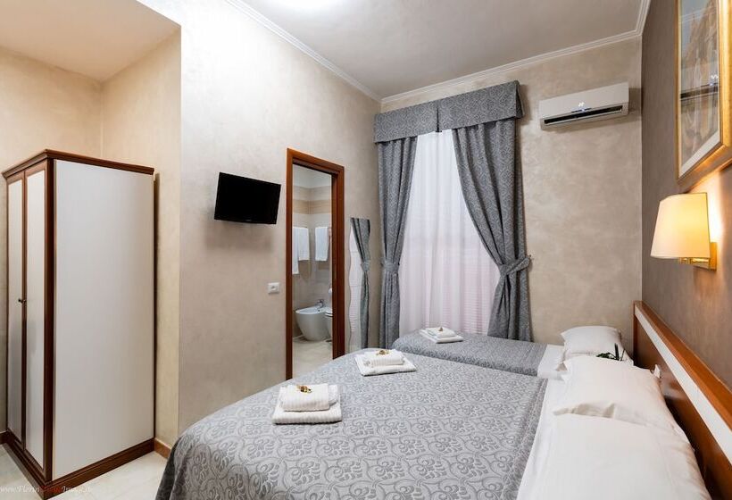 חדר סטנדרט לשלושה, Centro Cavour