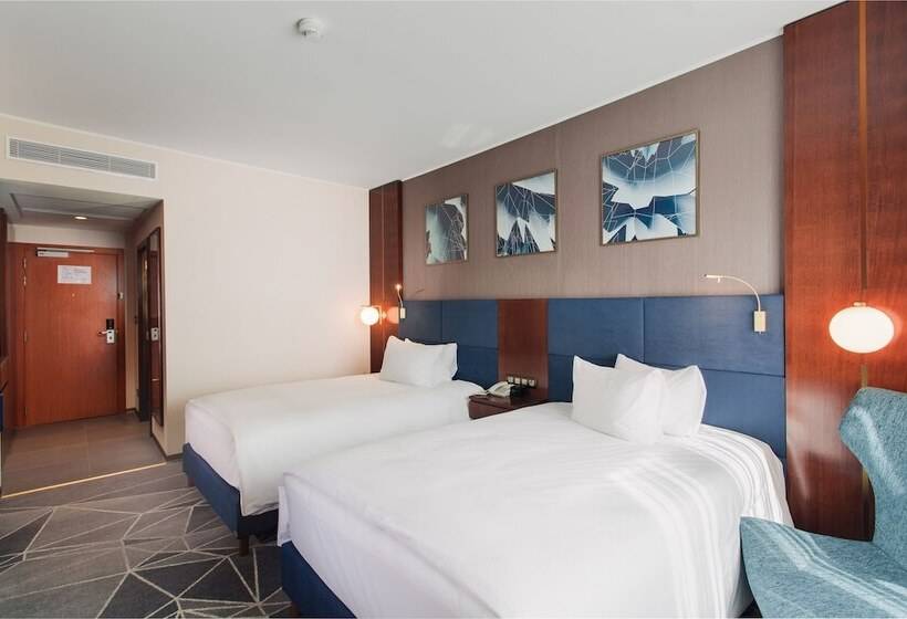 غرفه قياسيه سريرين مزدوجين, Doubletree By Hilton Cluj – City Plaza