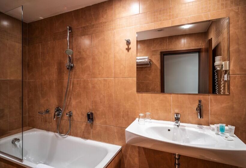 اتاق اجرایی, Ea Hotel Sonata