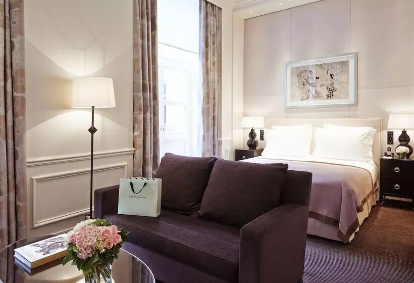سوییت جونیور, Grand Hôtel Du Palais Royal