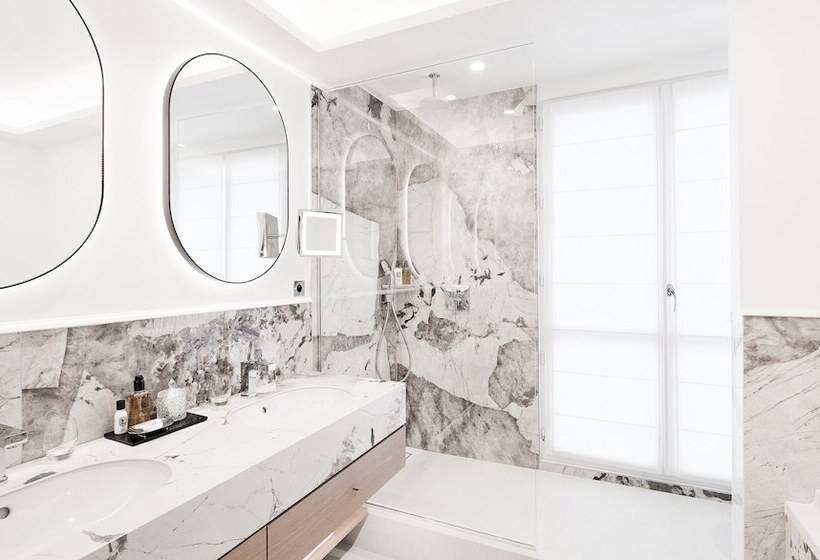 سوییت پرستیژ, Grand Hôtel Du Palais Royal