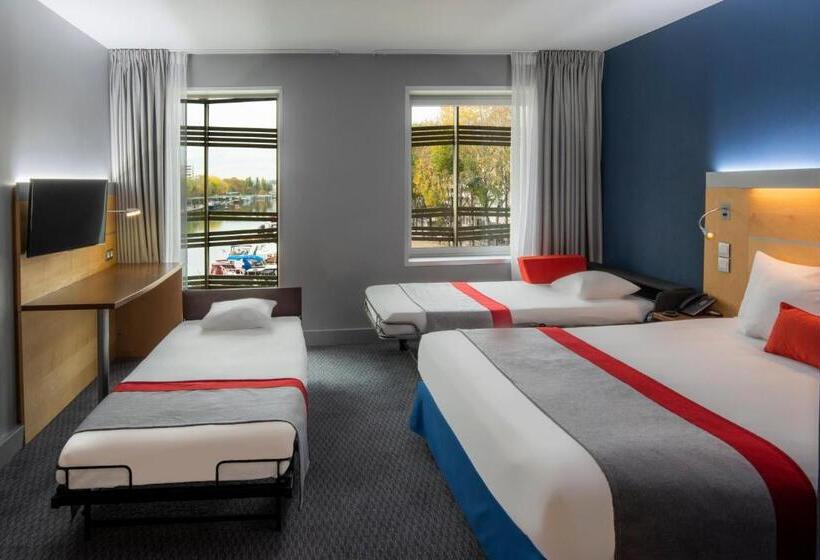 ファミリールーム, Holiday Inn Express Paris Canal De La Villette, An Ihg