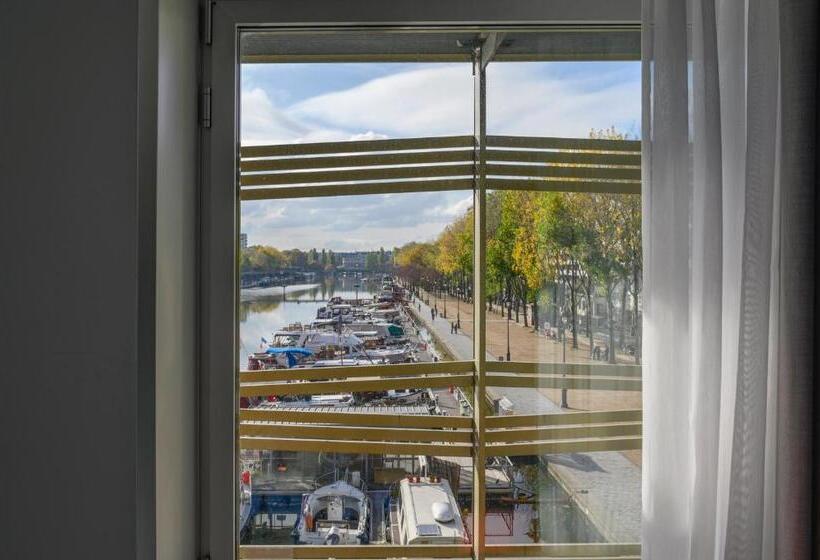 ファミリールーム, Holiday Inn Express Paris Canal De La Villette, An Ihg