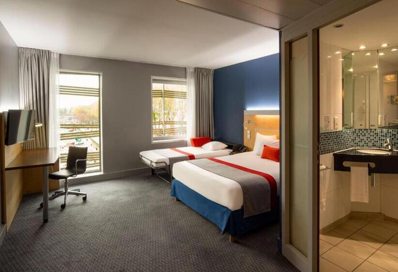 ファミリールーム, Holiday Inn Express Paris Canal De La Villette, An Ihg