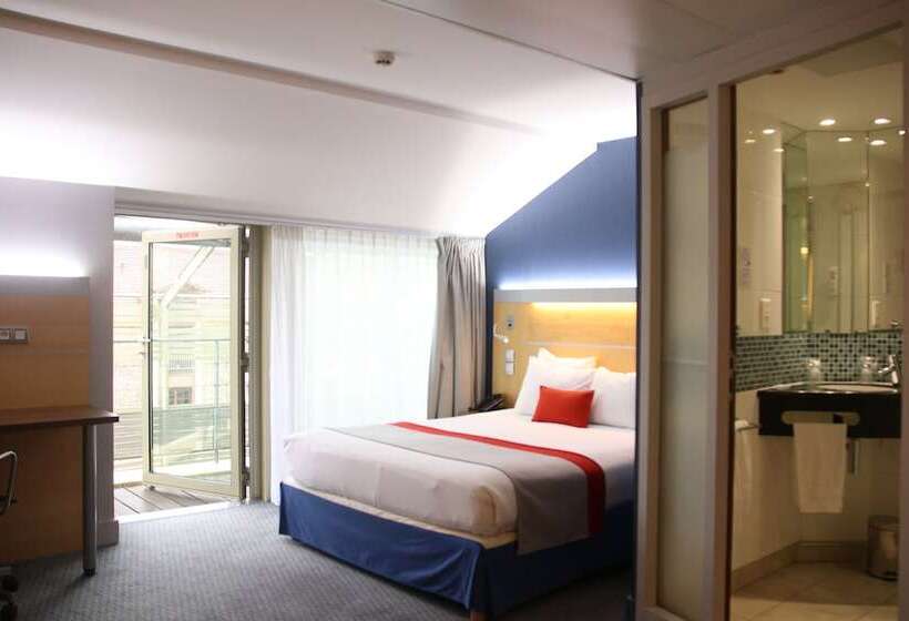 プレミアムルーム, Holiday Inn Express Paris Canal De La Villette, An Ihg
