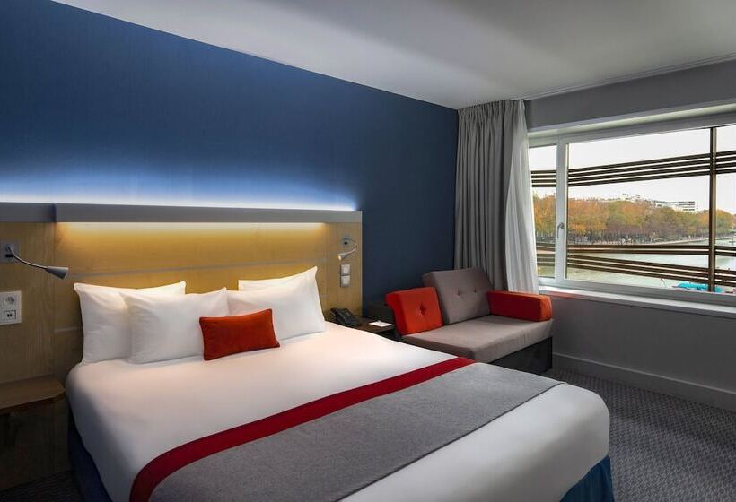 プレミアムルーム, Holiday Inn Express Paris Canal De La Villette, An Ihg