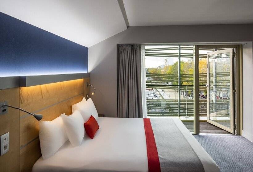 景色の見えるスイートルーム, Holiday Inn Express Paris Canal De La Villette, An Ihg