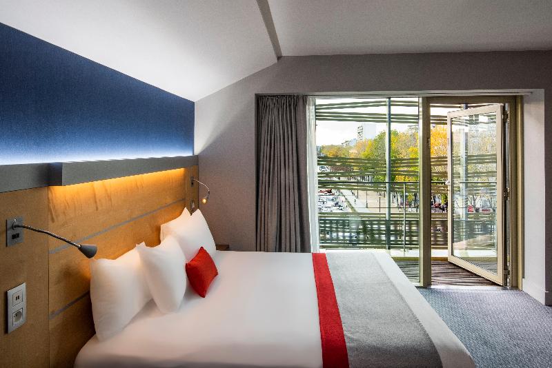 景色の見えるスイートルーム, Holiday Inn Express Paris Canal De La Villette, An Ihg