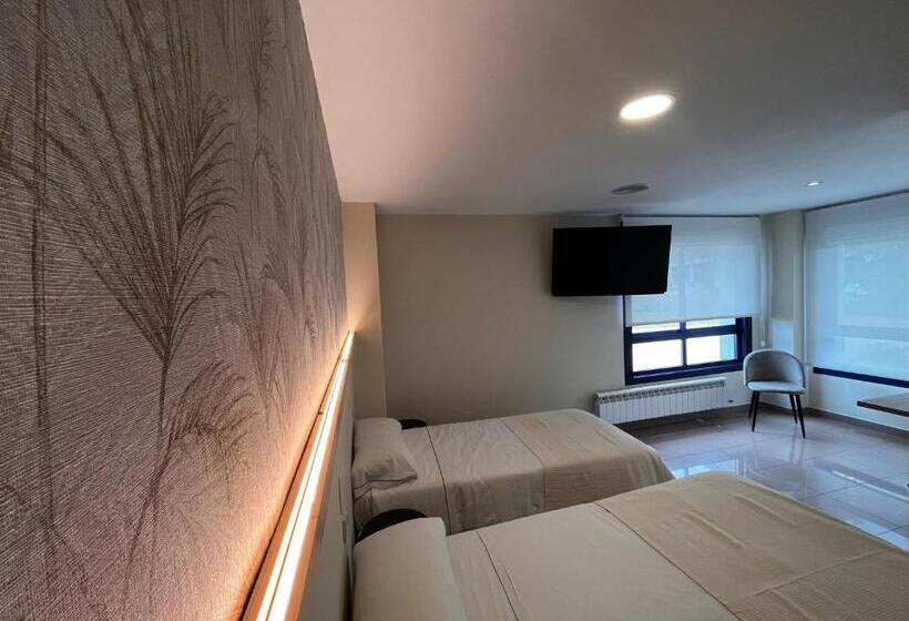 اتاق استاندارد سه نفره, Hostal La Poetisa   Auto Check In