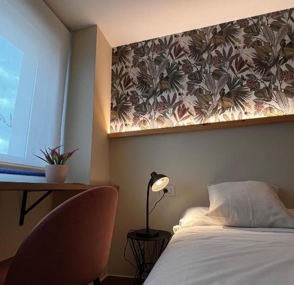 اتاق استاندارد سه نفره, Hostal La Poetisa   Auto Check In