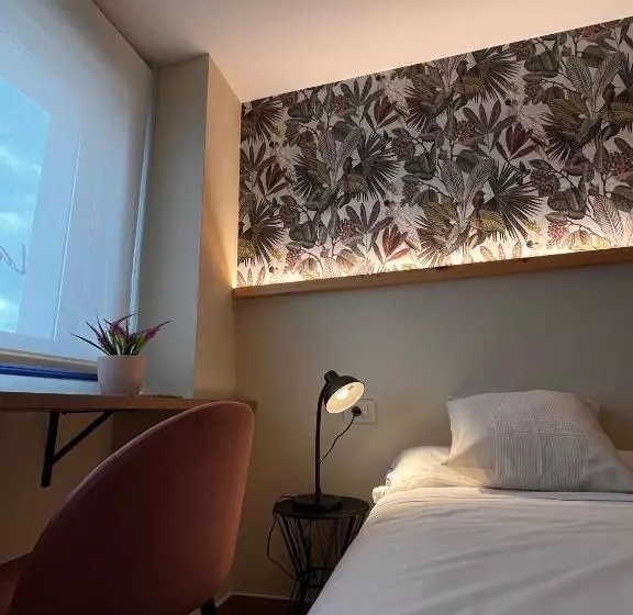 اتاق استاندارد سه نفره, Hostal La Poetisa   Auto Check In
