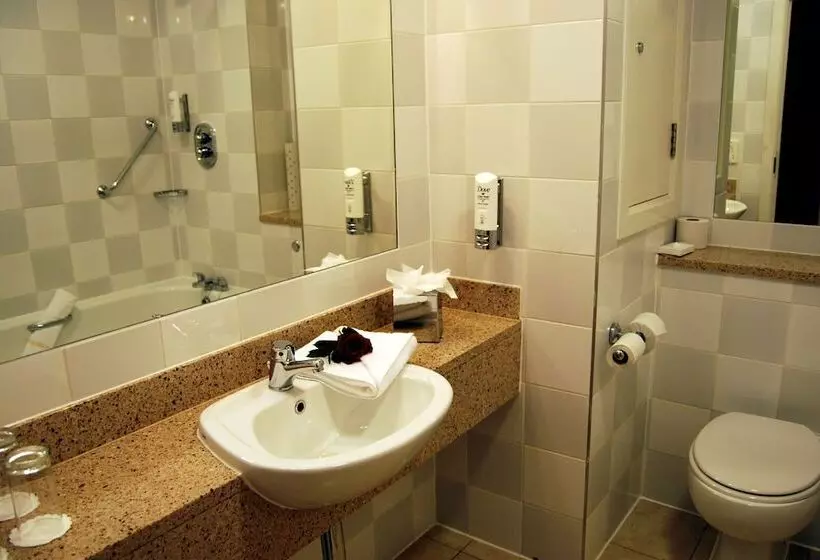 اتاق لوکس خانوادگی, Maldron Hotel Parnell Square Dublin City