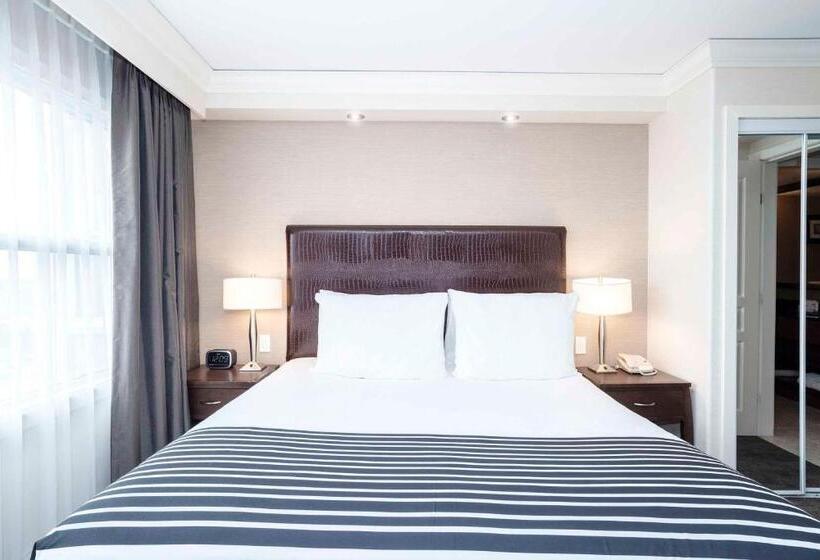 غرفة قياسية سرير كينج, Sandman Signature Toronto Airport