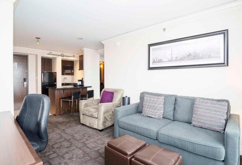 جناح, Sandman Signature Toronto Airport