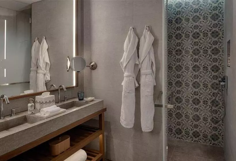 اتاق استاندارد با چشم‌انداز باغ, Six Senses Douro Valley